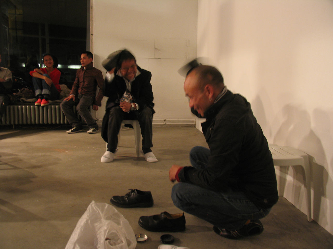 Photographic documentation of RYLLEGA Berlin (Performance by Truong Tan, 16 September 2008)